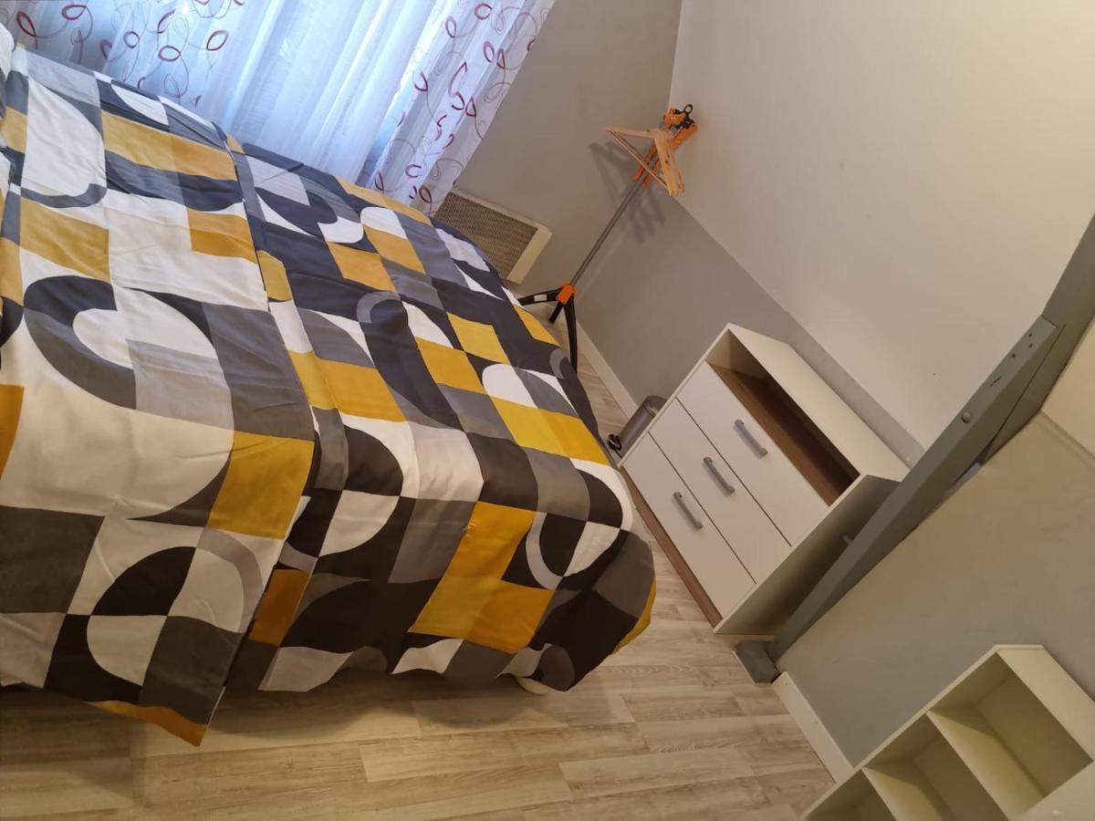 Belle Chambre Avec Balcon Arques  ภายนอก รูปภาพ